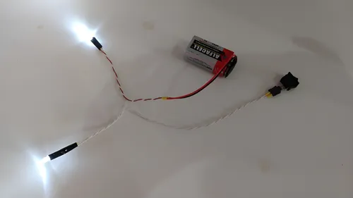 Circuito Farol Com Chave E Conector De Bater Para Miniaturas