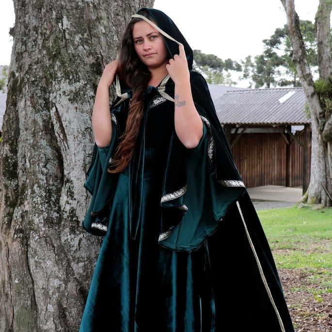 Vestido medieval elfa verde conjunto com capa