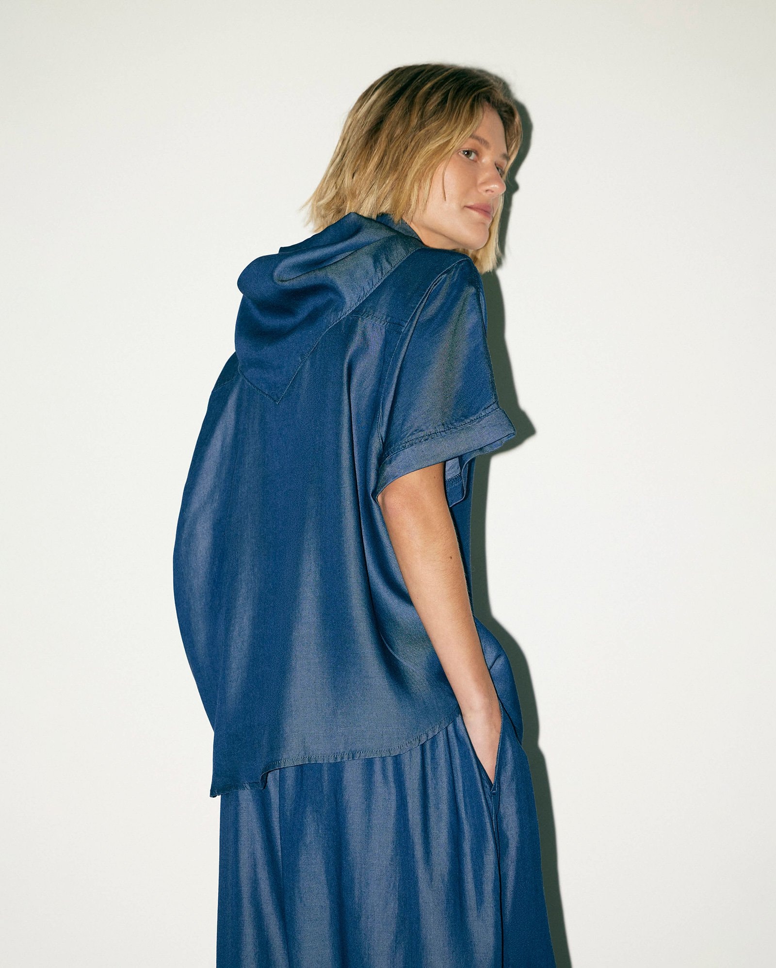 Camisa jeans feminina com lenço - denim escuro | Pool Jeans