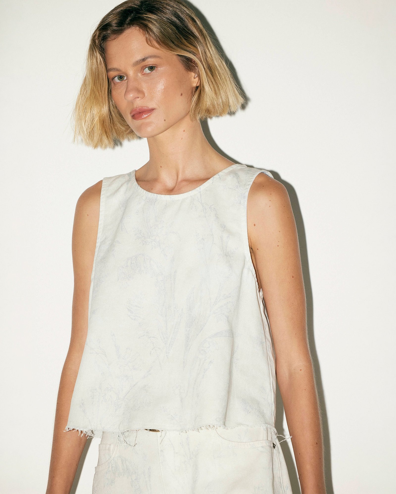 Regata sarja feminina com laço floral - off-white | Pool Jeans