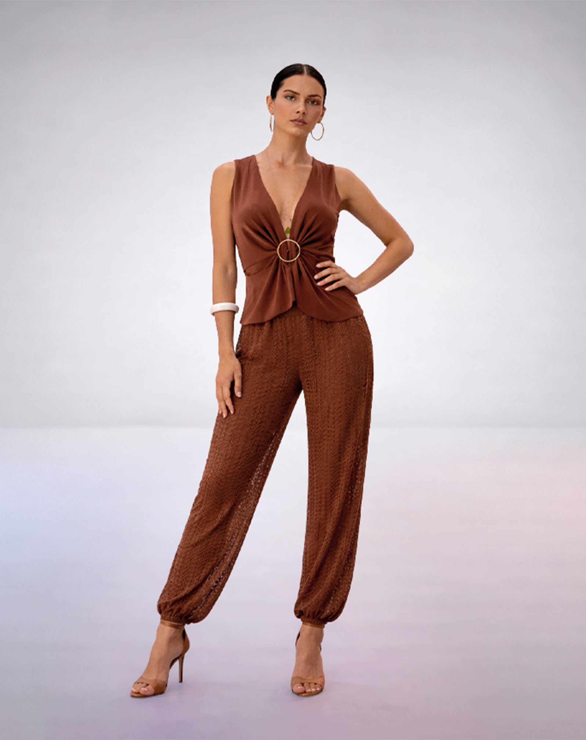 Calça
  

  
    Aladim
  

  
    de
  

  
    Renda