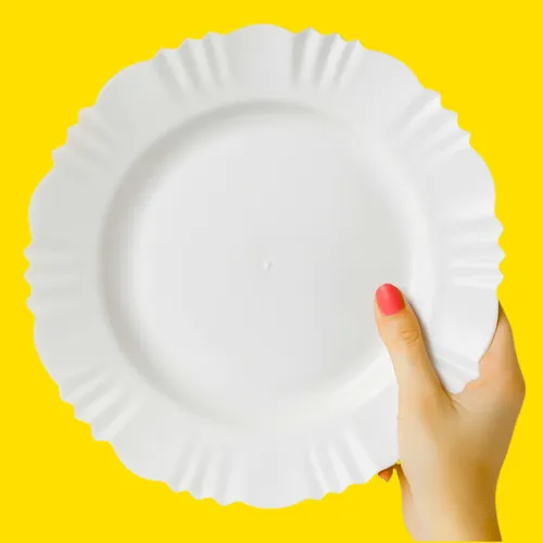 Kit 50 Prato Plástico Reutilizável Merenda Lanche Escolar Branco Pétala