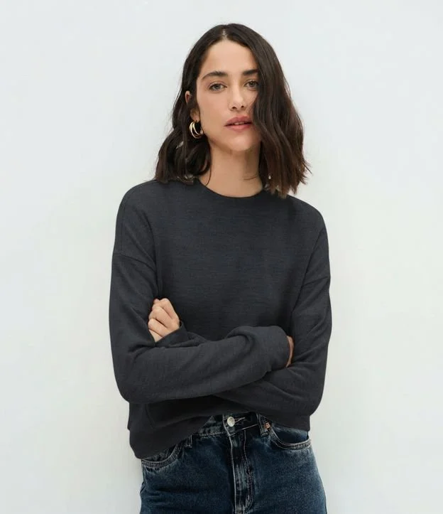 Blusa Básica Regular em Moletom Sem Felpa