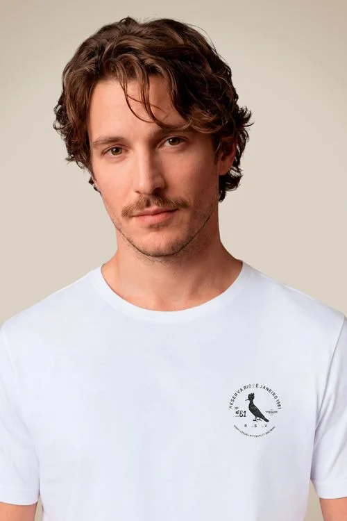 Camiseta Carimbo Escudo Estampado