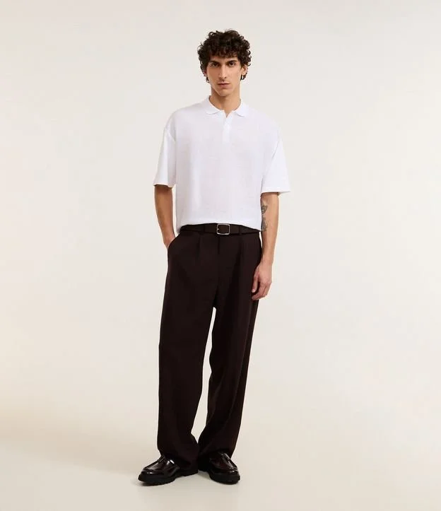 Calça Wide Leg Alfaiatada com Bolso e Friso