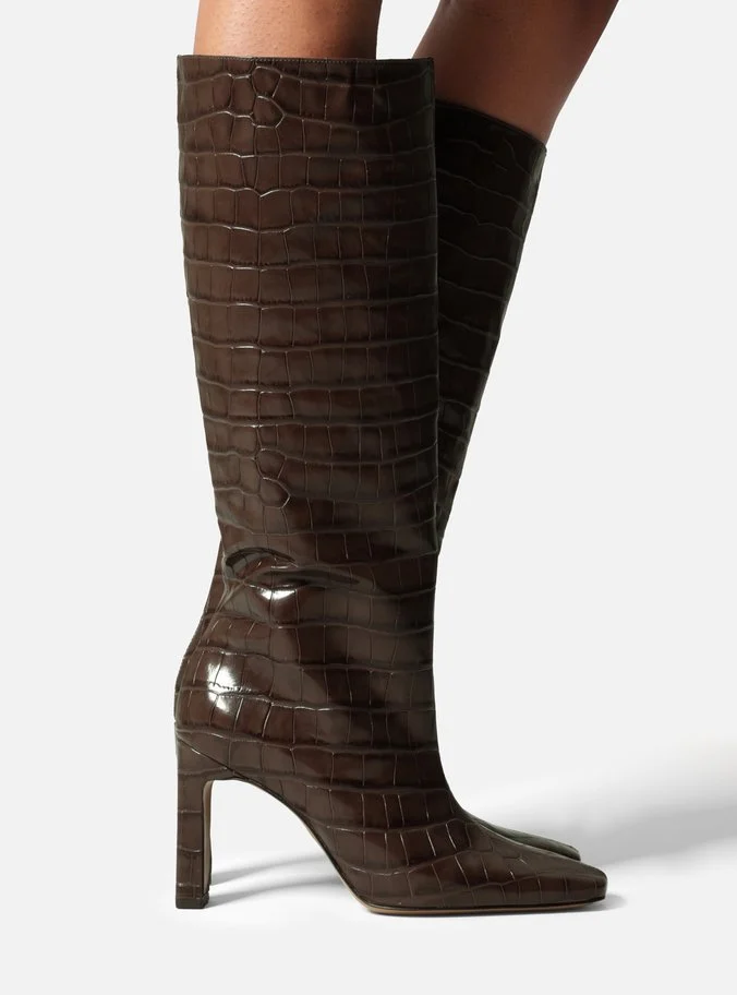 Bota Marrom Cano Longo Salto Bloco Croco