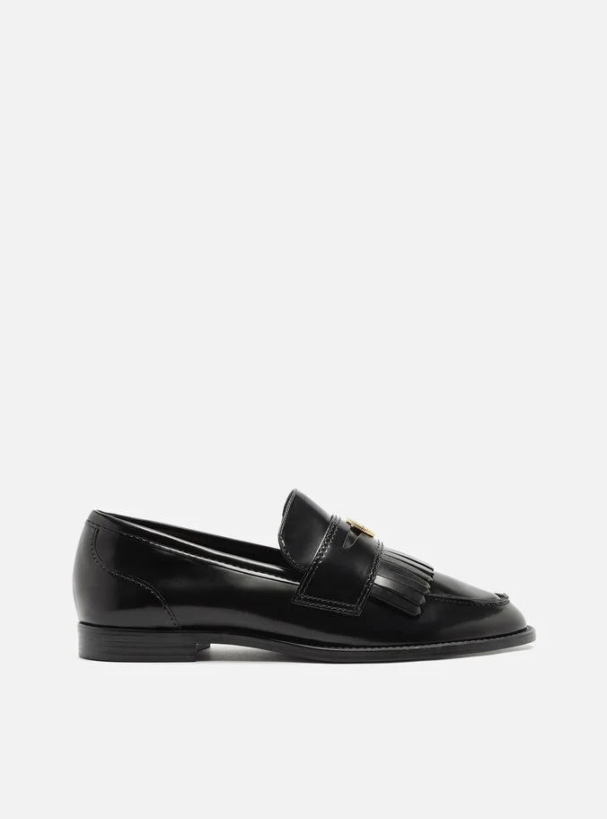 Mocassim Preto Bico Redondo Barbicacho