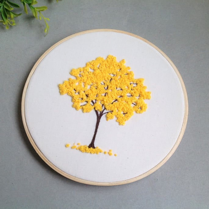 Bordado em Bastidor - Ipê Amarelo Bordado à Mão 20cm