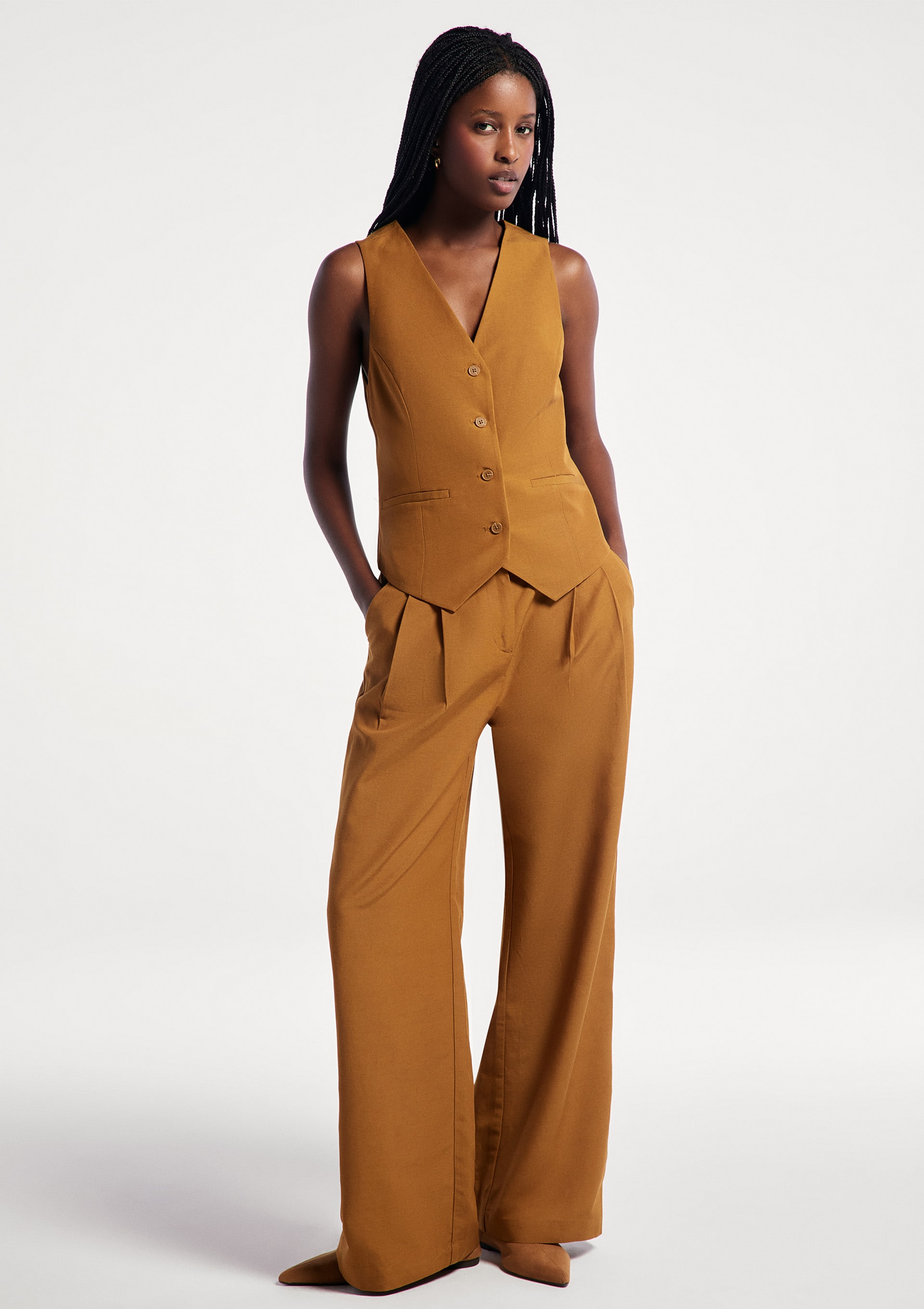 Colete Feminino Decote V Com Linho - Marrom