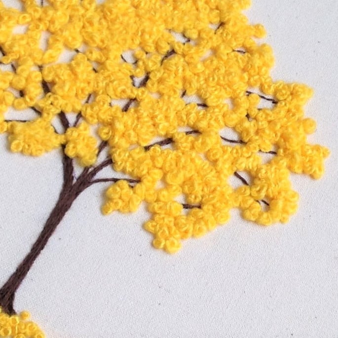 Bordado em Bastidor - Ipê Amarelo Bordado à Mão 20cm