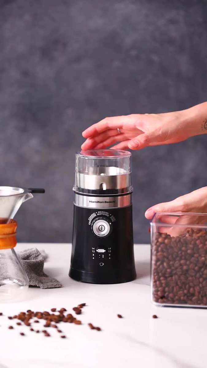 Moedor Automático Ajustável Com Controle De Granulação Triturador Secos Sementes Grãos Café Cuba Removível E 2 Lâminas Em Aço Inox Doméstico - Hamilton Beach