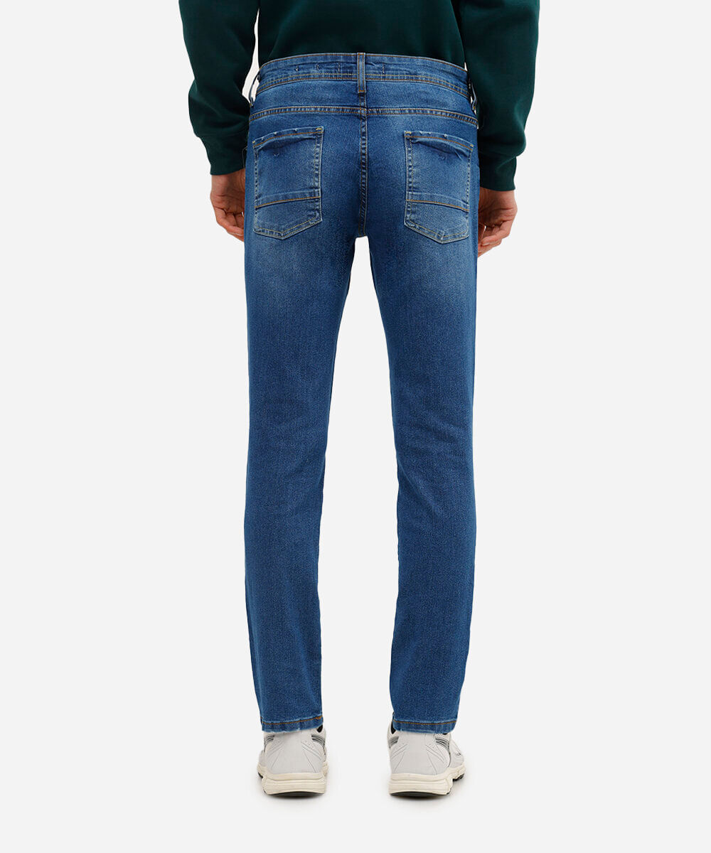 calça jeans skinny com bolsos azul escuro