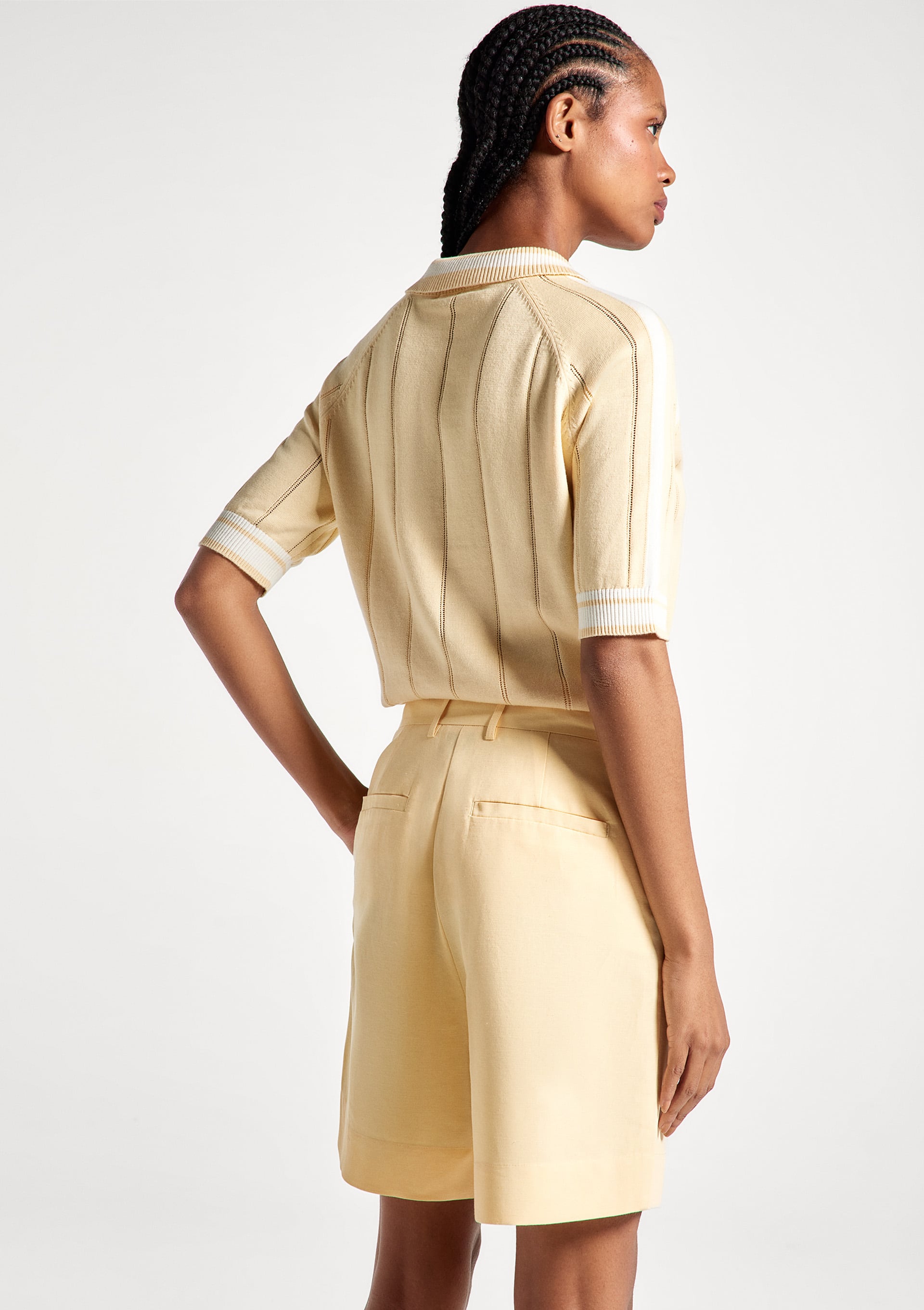 Bermuda Feminina Cintura Média Em Sarja - Amarelo