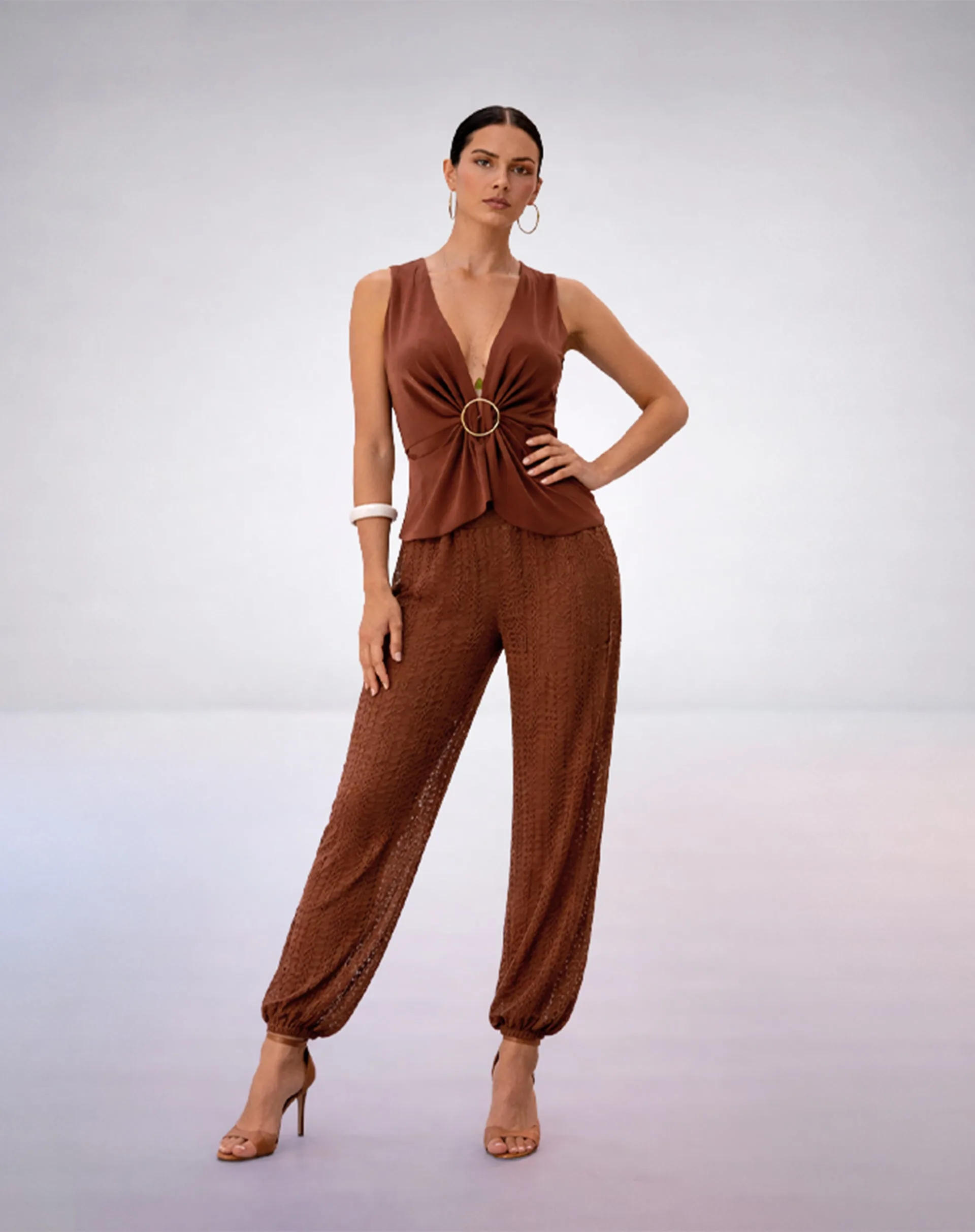 Calça
  

  
    Aladim
  

  
    de
  

  
    Renda