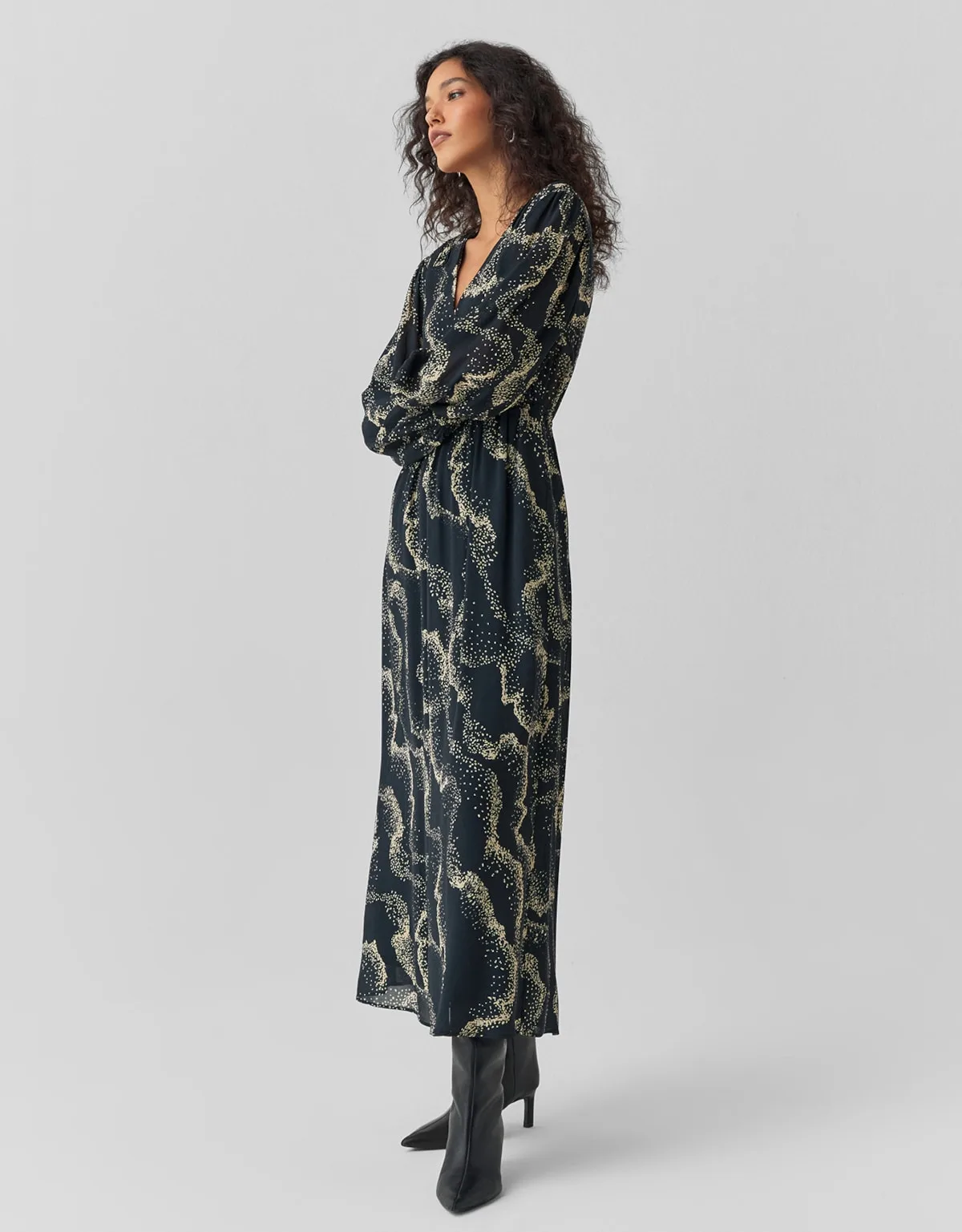 Vestido Midi Poá Gráfica