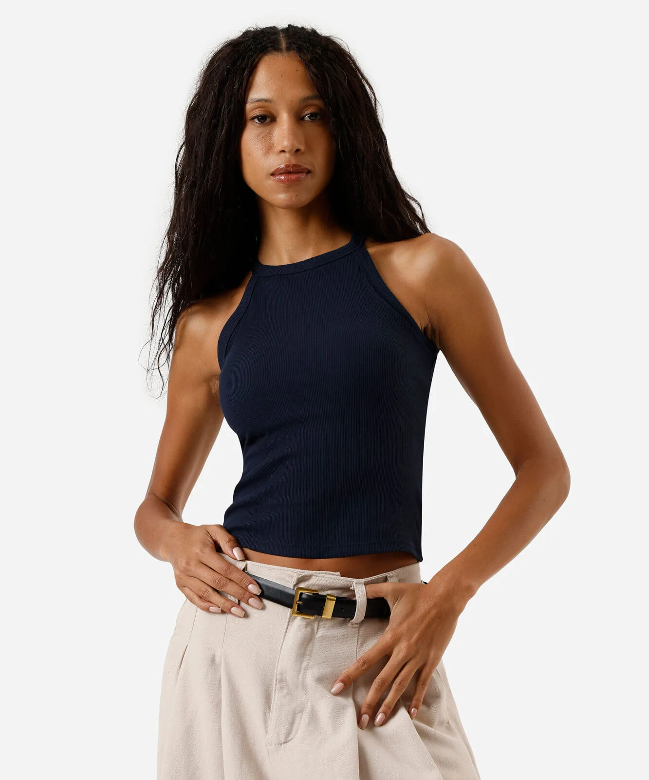 regata básica feminina de algodão halterneck com bojo marrom