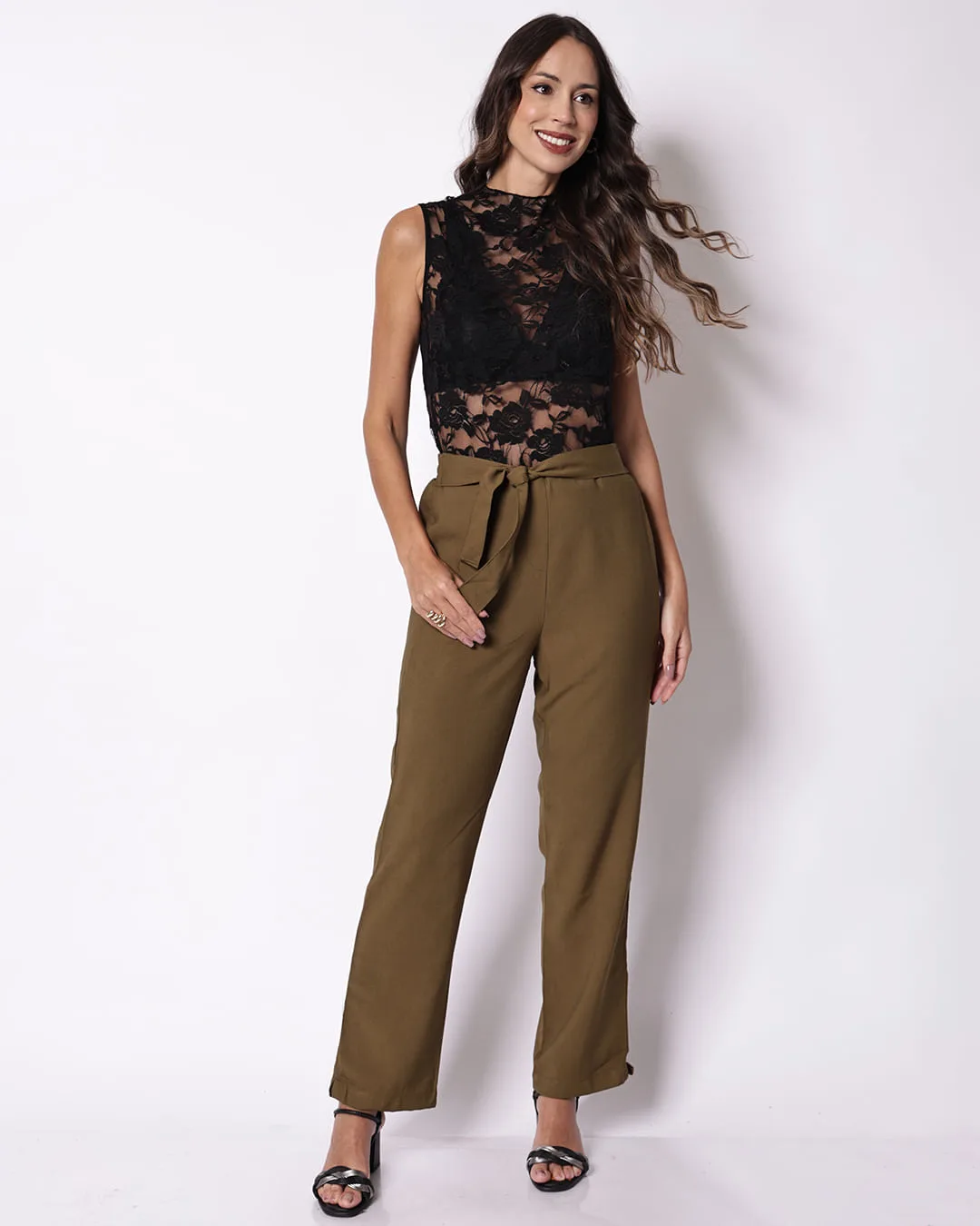 Calça Feminina com Amarração Berry & Co Verde Militar