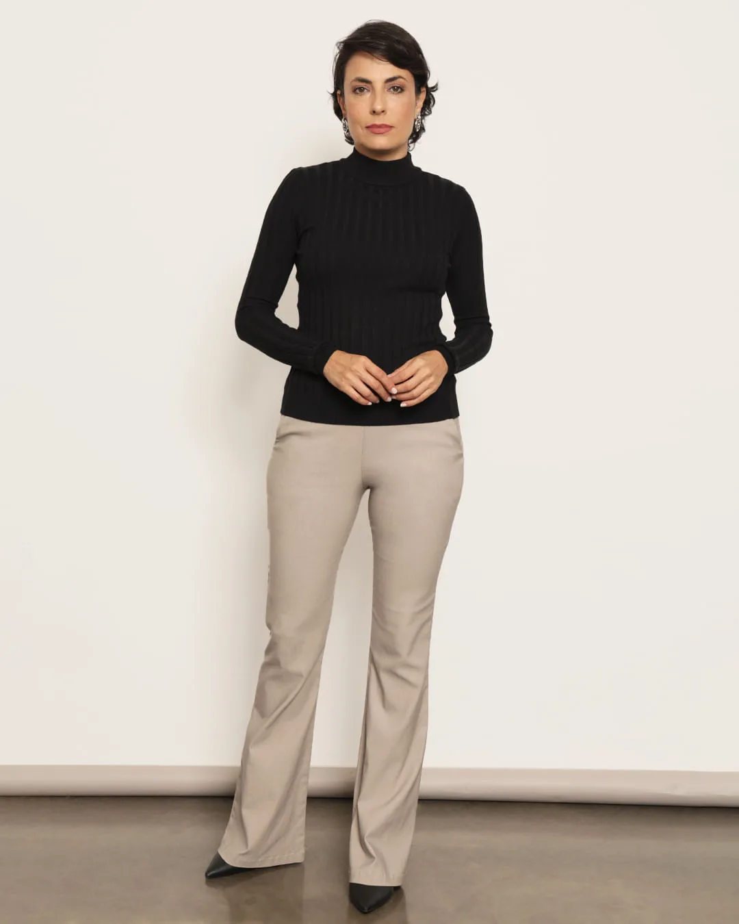 Blusa Feminina Tricô Gola Alta Canelada Preta