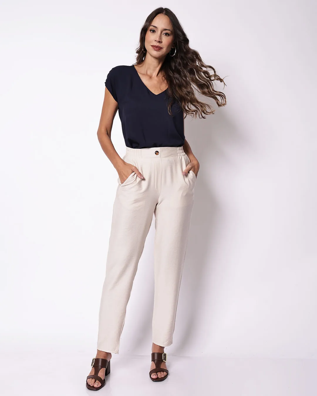 Calça Feminina Berry & Co com Bolsos Bege
