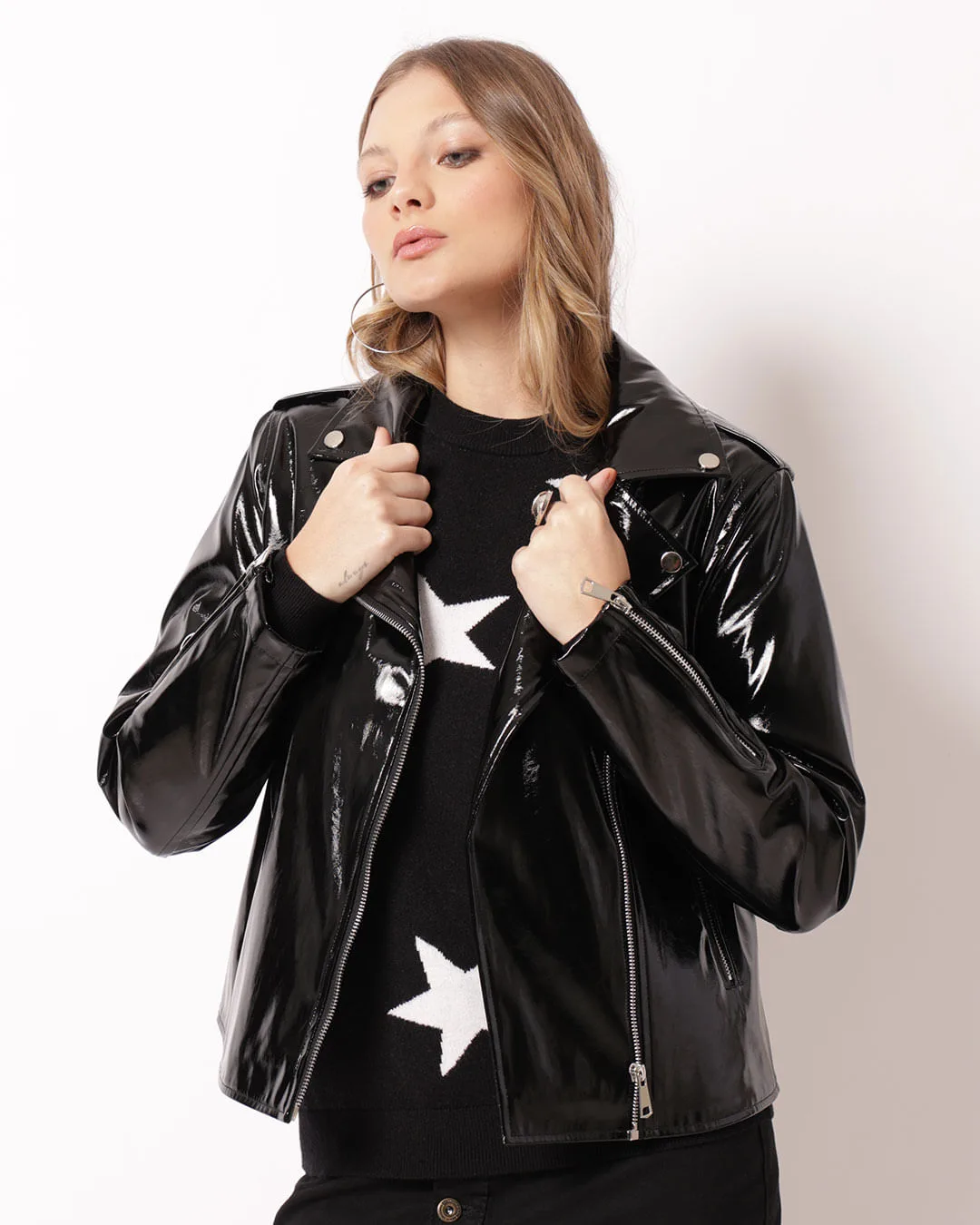 Jaqueta Feminina Biker PU com Bolsos Preta