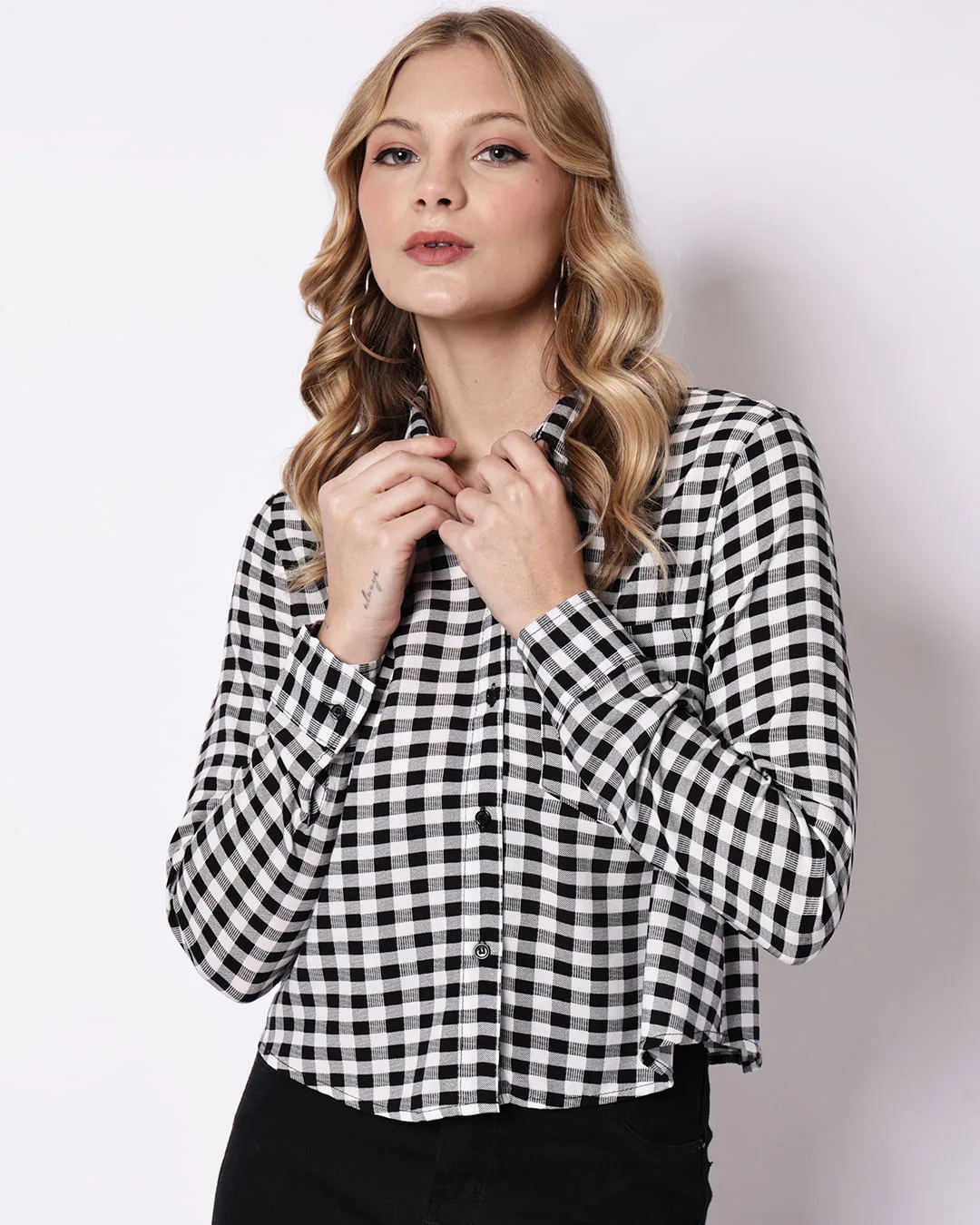 Camisa Feminina Viscose Xadrez Manga Longa Preta