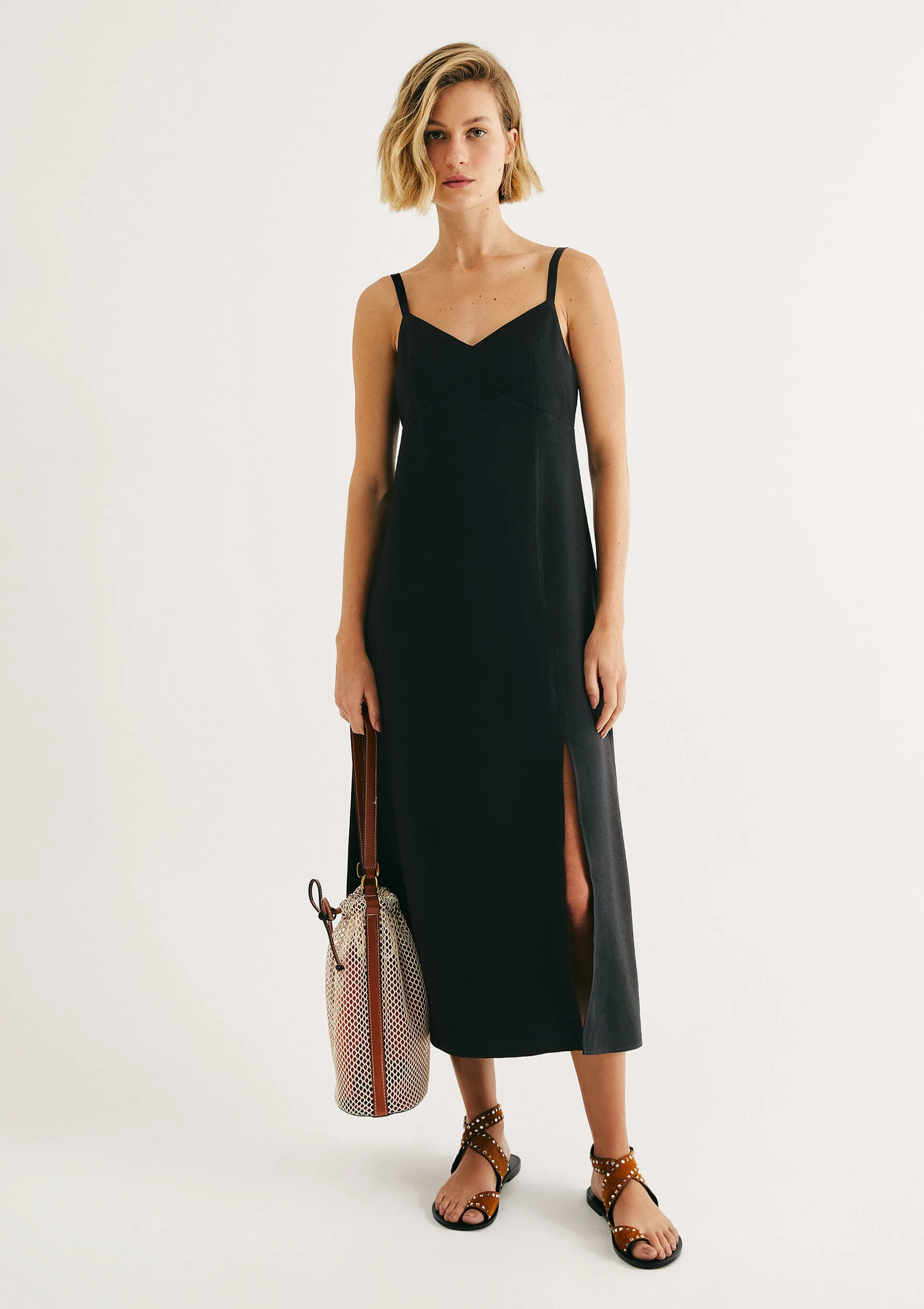 Vestido Midi Evasê Em Viscose - Preto