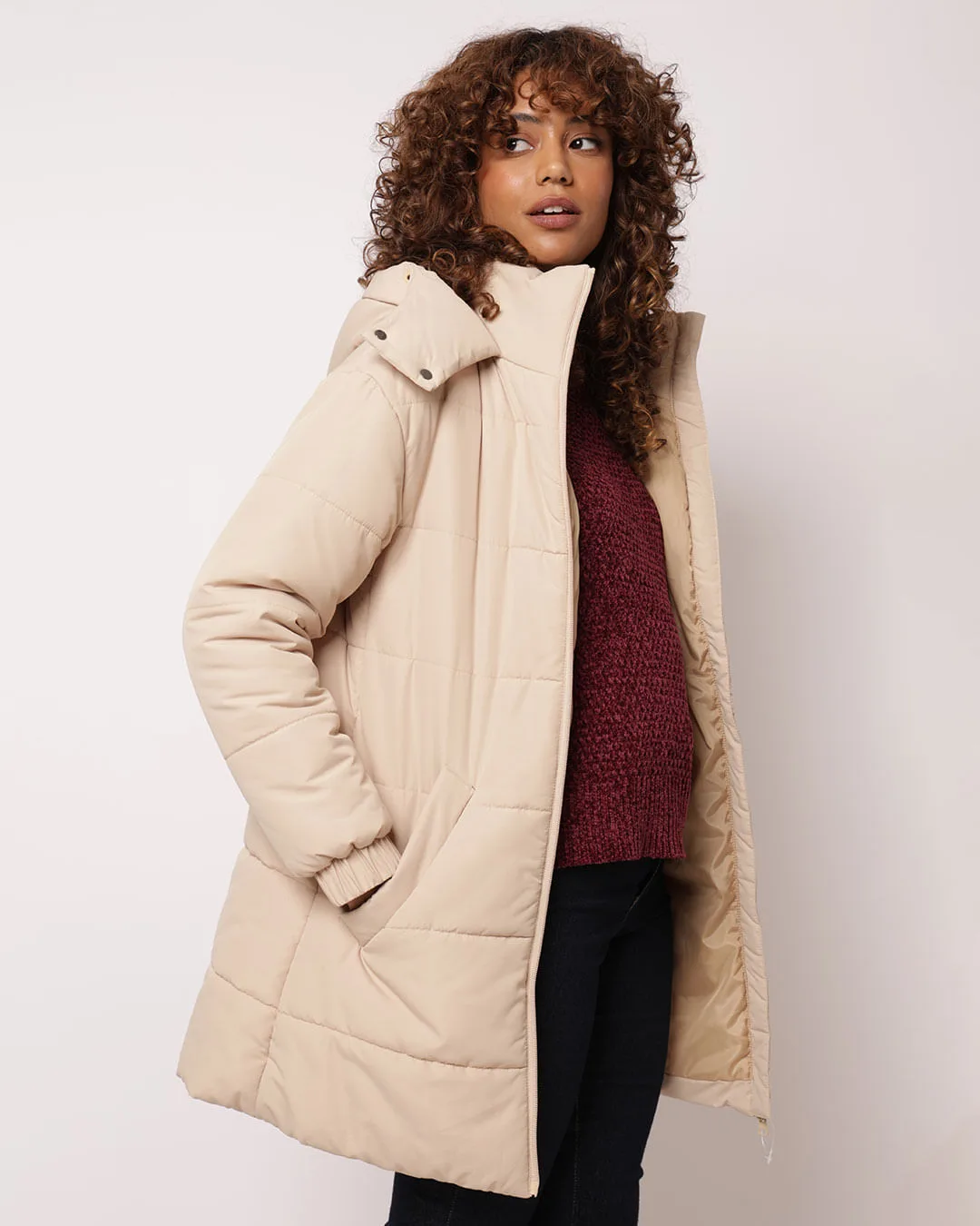 Jaqueta Feminina Puffer Alongada com Capuz Bege
