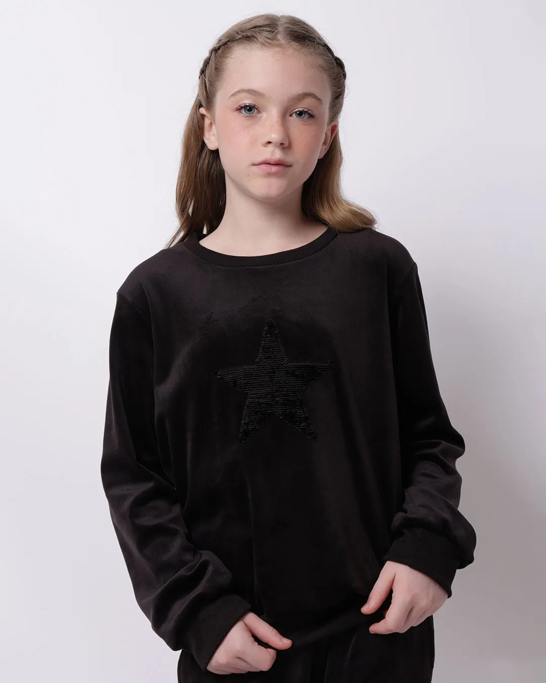 Blusão Moletom Juvenil Plush com Aplicação Paetê Estrela Preta