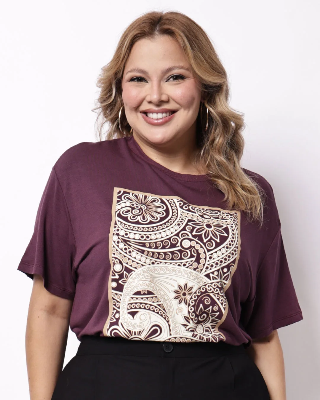 Blusa Plus Size Feminina Estampa Étnica Manga Curta Vinho
