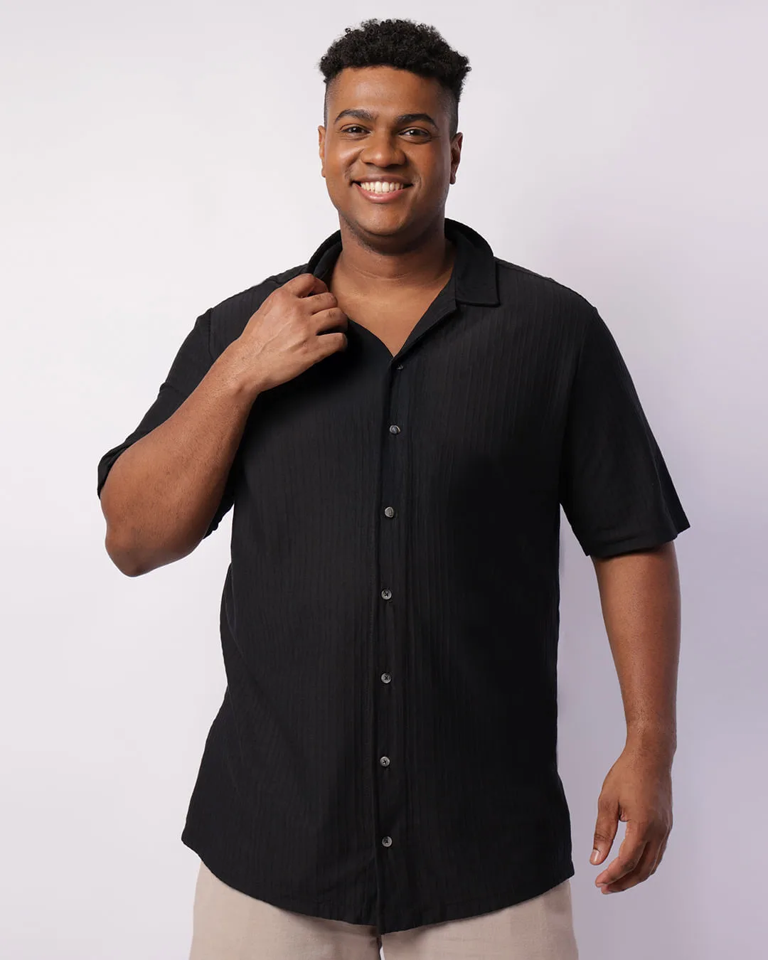 Camisa Masculina Manga Curta Texturizada Básica Preta