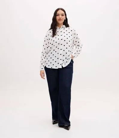 Calça Jeans Reta com Recorte Frontal Curve & Plus Size