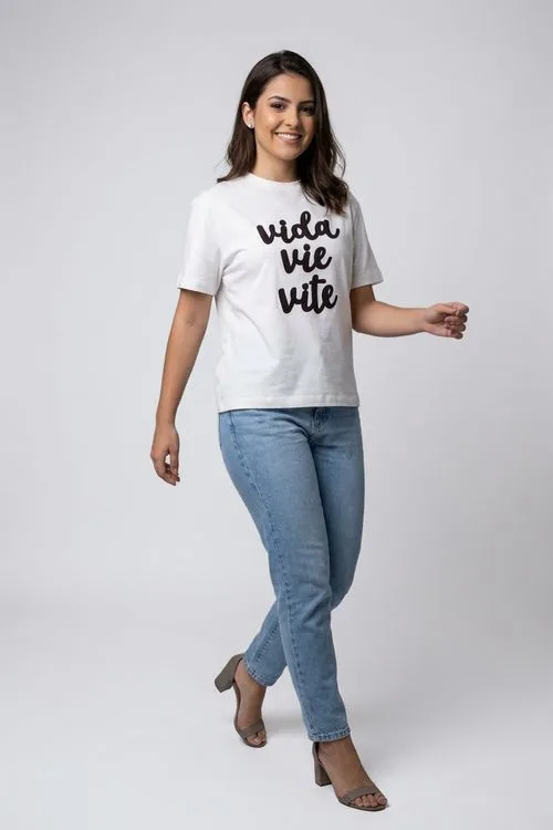 Blusa Feminina Oversized Off White Estampa Vida Vie Vite