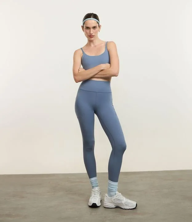 Calca Legging Esportiva em Microfibra com Bolsos