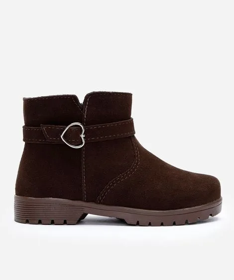 bota bebê com fivela de coração marrom