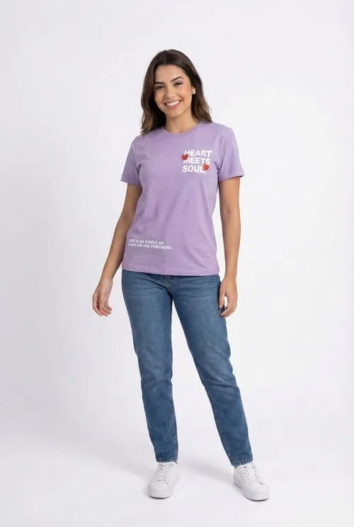 Camiseta Feminina Lilás Estampa Heart Meets Soul