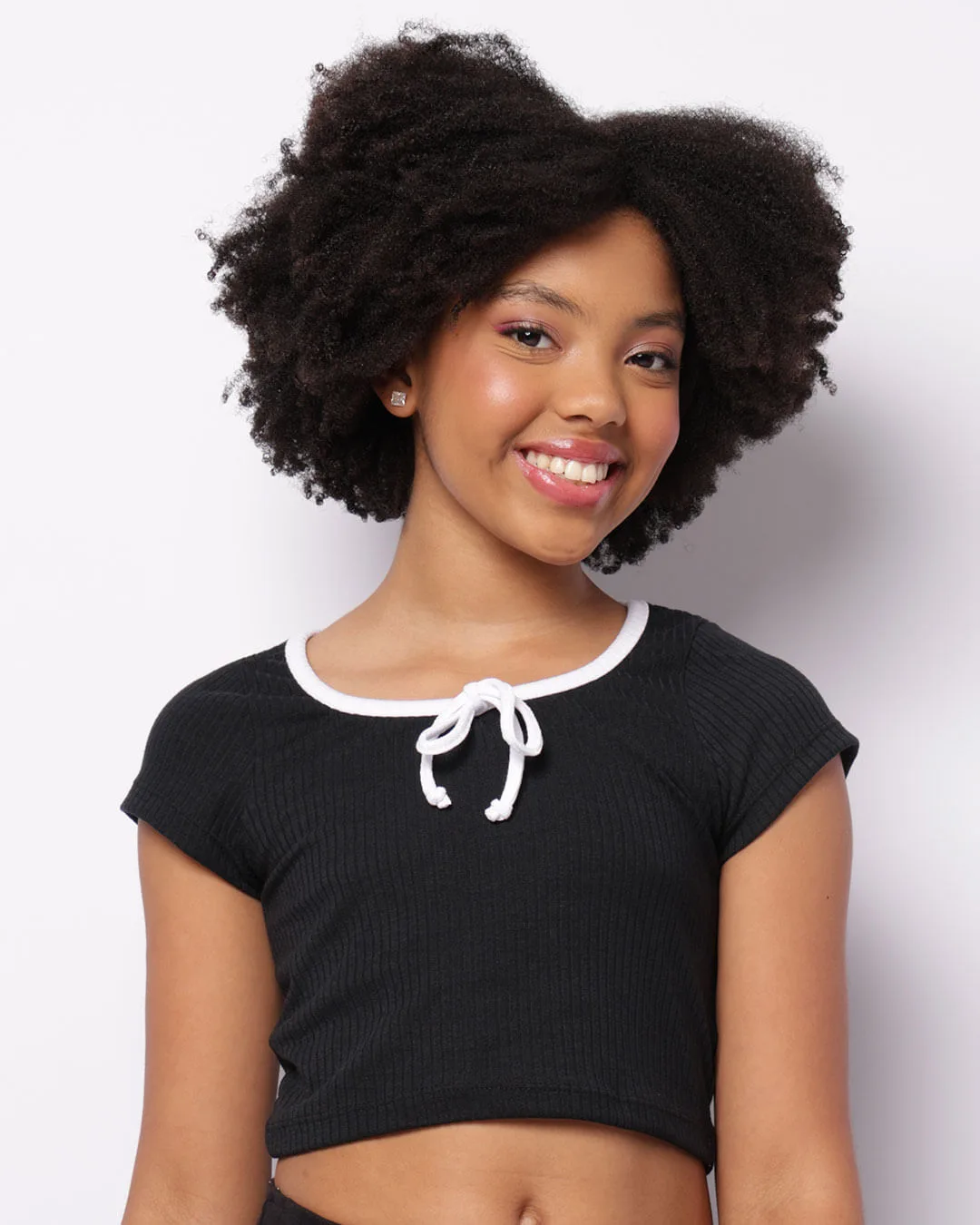Blusa Juvenil Cropped Canelada Amarração Frontal Preta