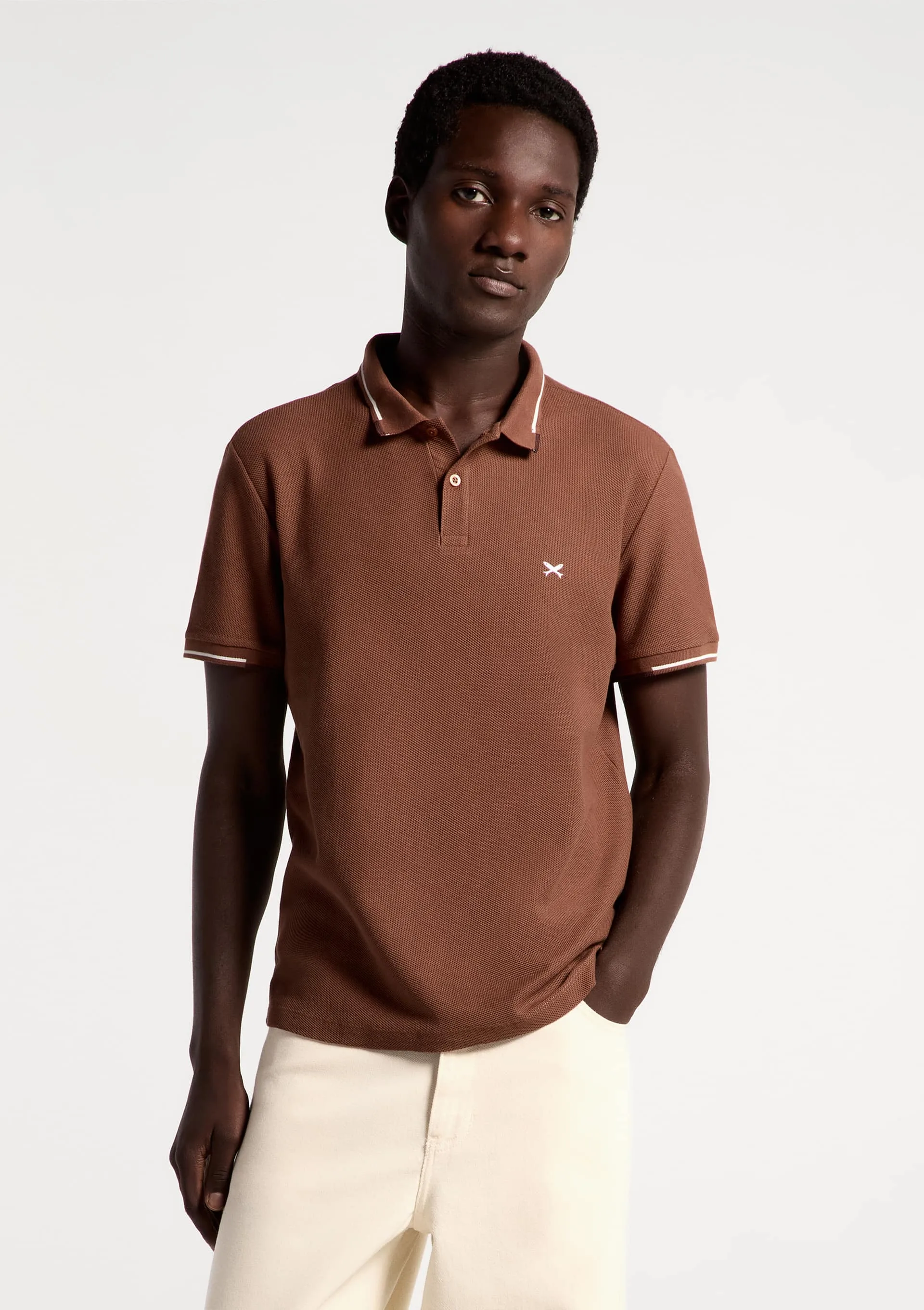 Camisa Polo Masculina Manga Curta Com Bordado - Marrom