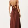 vestido longo marrom alças finas