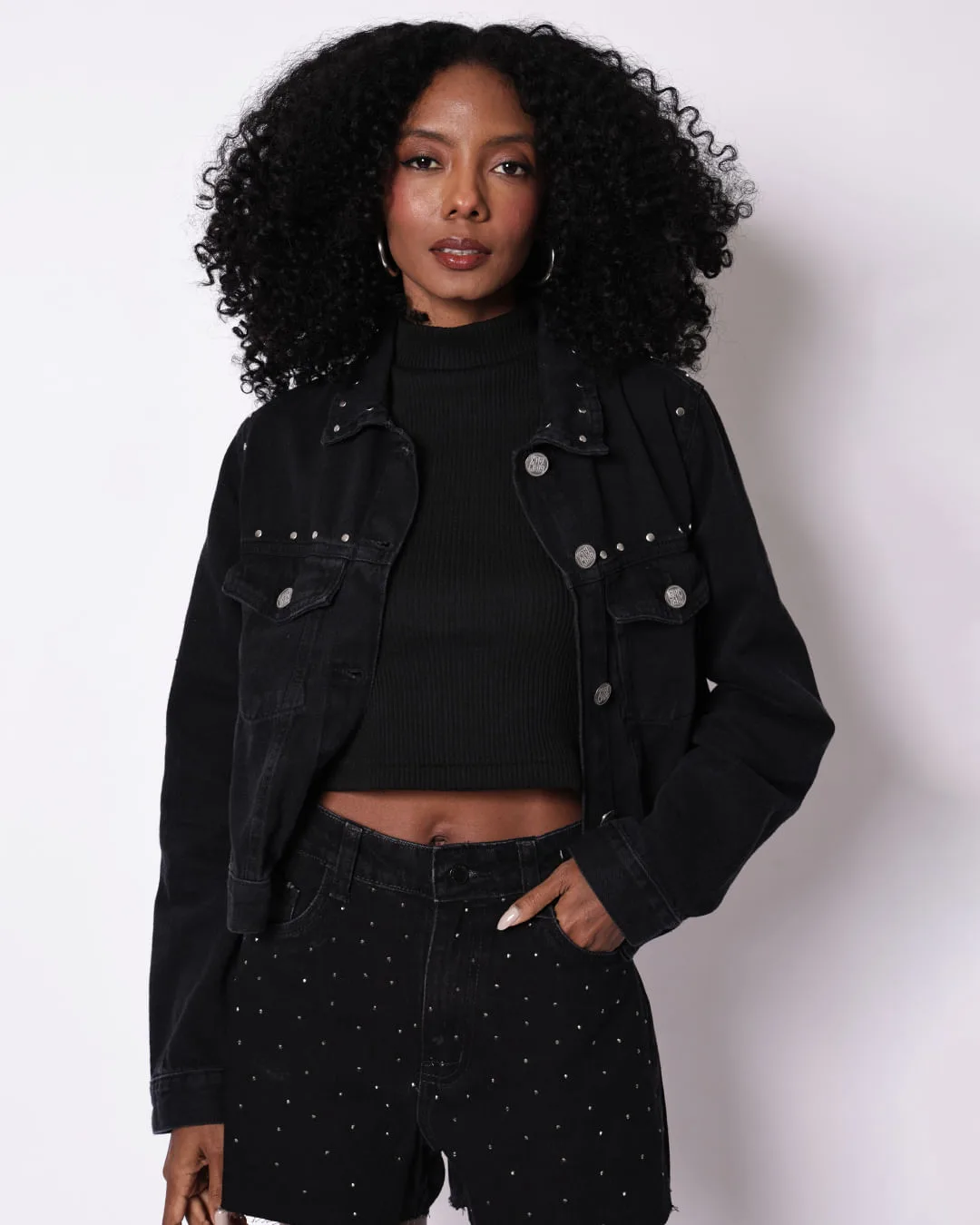 Jaqueta Jeans Black Feminina com Tachas Preta
