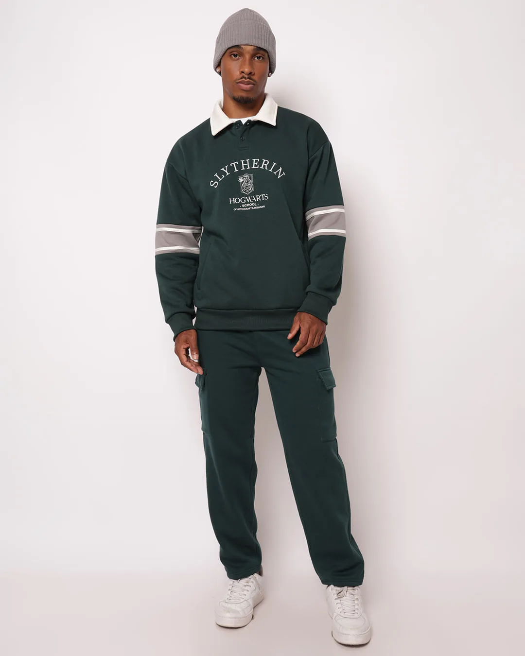 Calça Moletom Masculina Oversized com Bolsos Cargo Verde