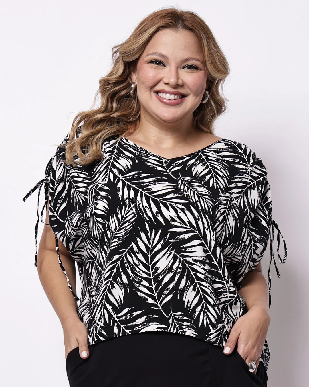 Blusa Plus Size Feminina Berry & Co. Viscose Colissê Preta