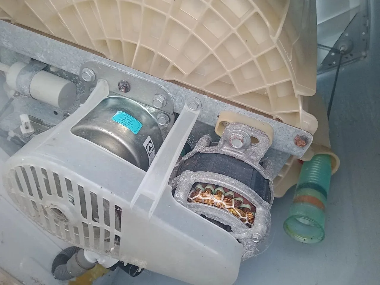 Máquina de lavar  preço pra levar com defeito  só manda mensagem se vier buscar!