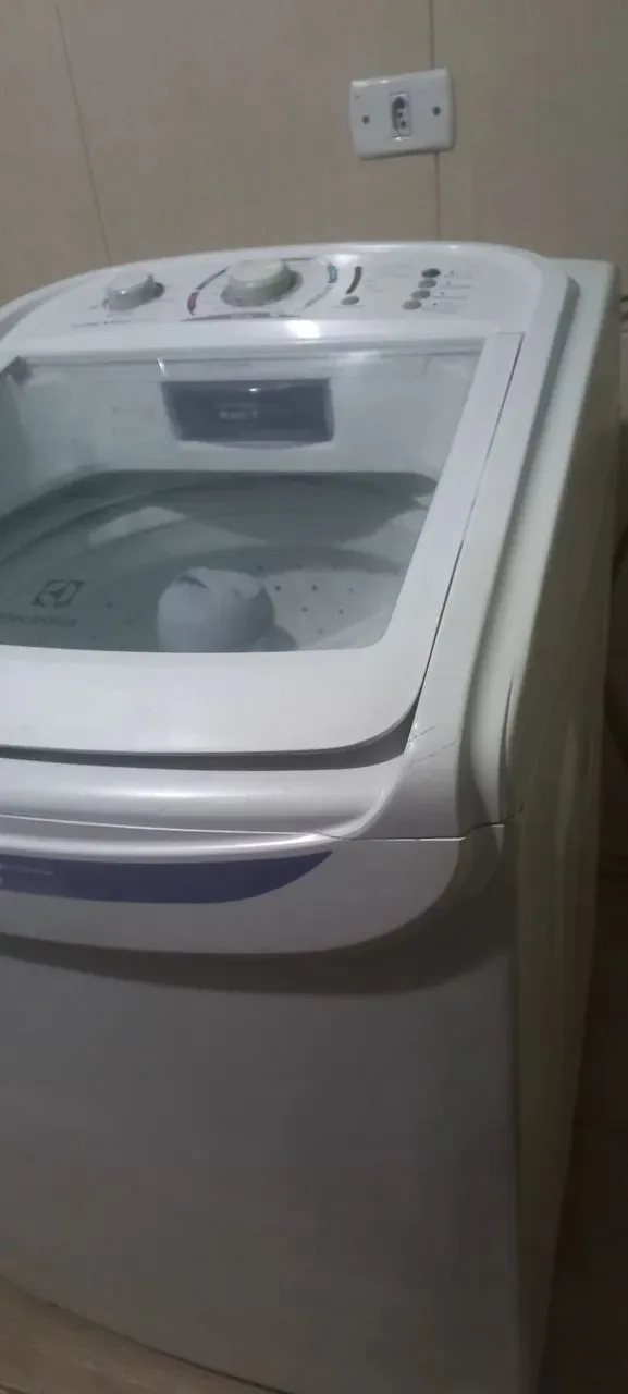 Vendo máquina de lavar roupas Electrolux 15kg.