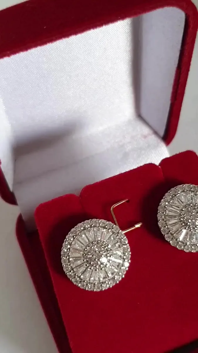 Brinco Banho De Ouro Branco E Pedra Zirconia Modelo Pizza