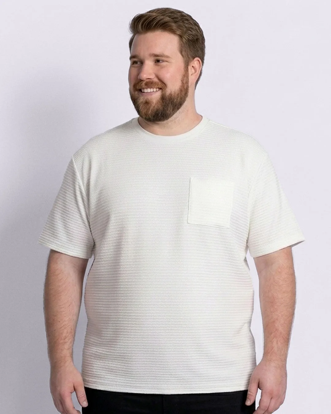 Camiseta Plus Size Masculina Texturizada com Bolso Off White