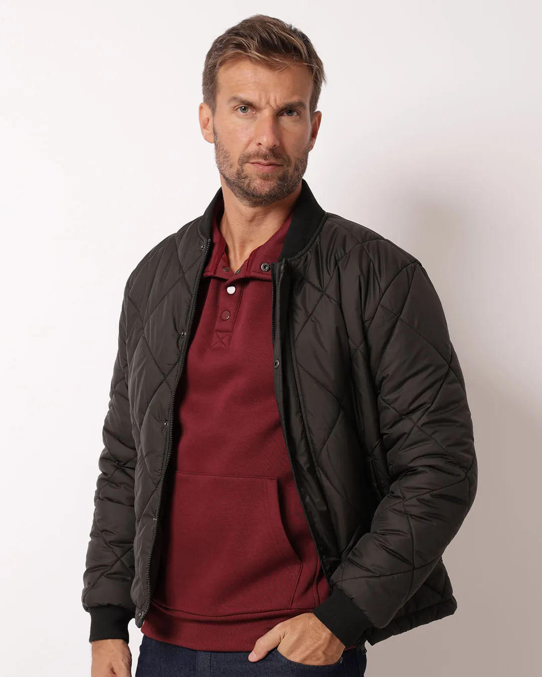 Jaqueta Masculia Puffer com Bolsos Preta