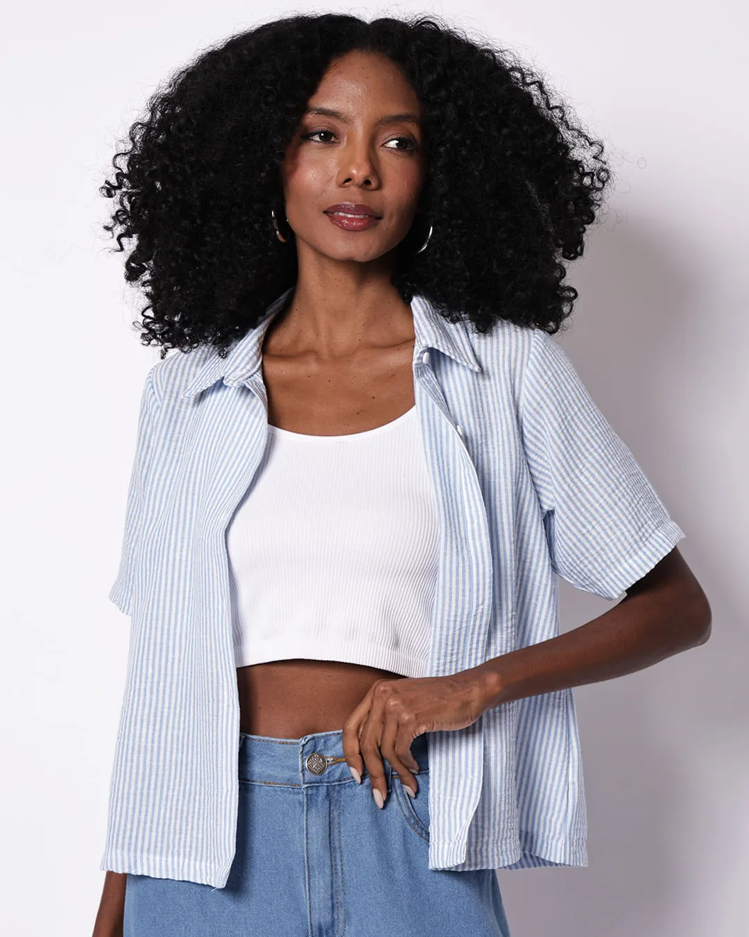 Camisa Feminina Texturizada Listrada Manga Curta Azul