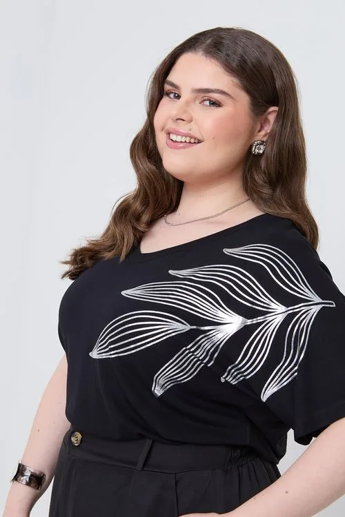 Blusa Feminina Preta Estampa Folhas Prateadas