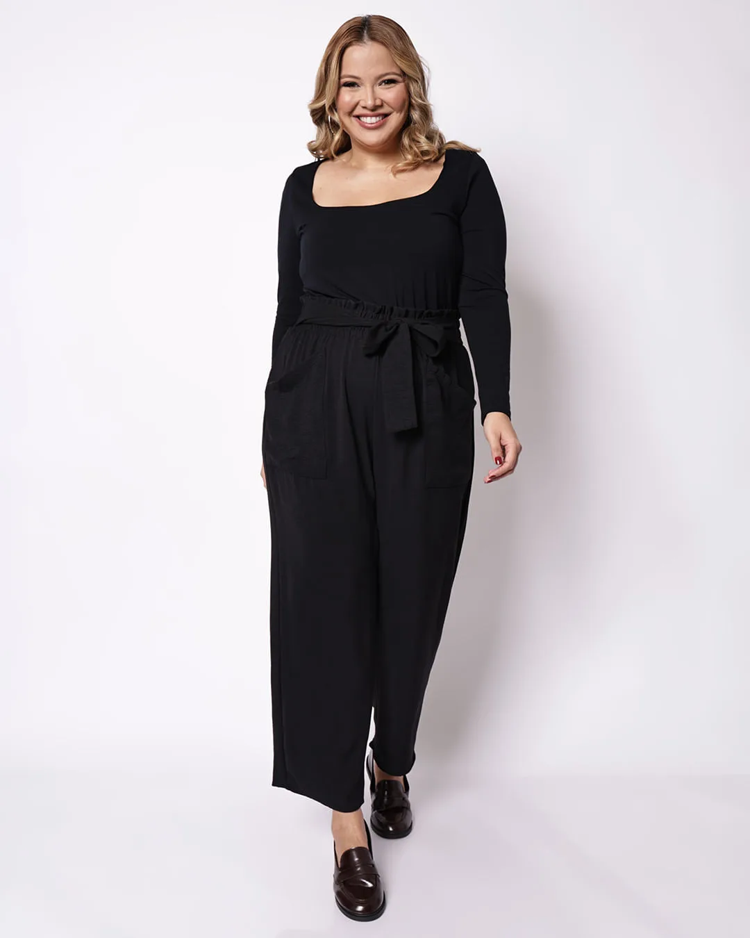 Calça Plus Size Feminina Reta Berry & Co. com Amarração Preta