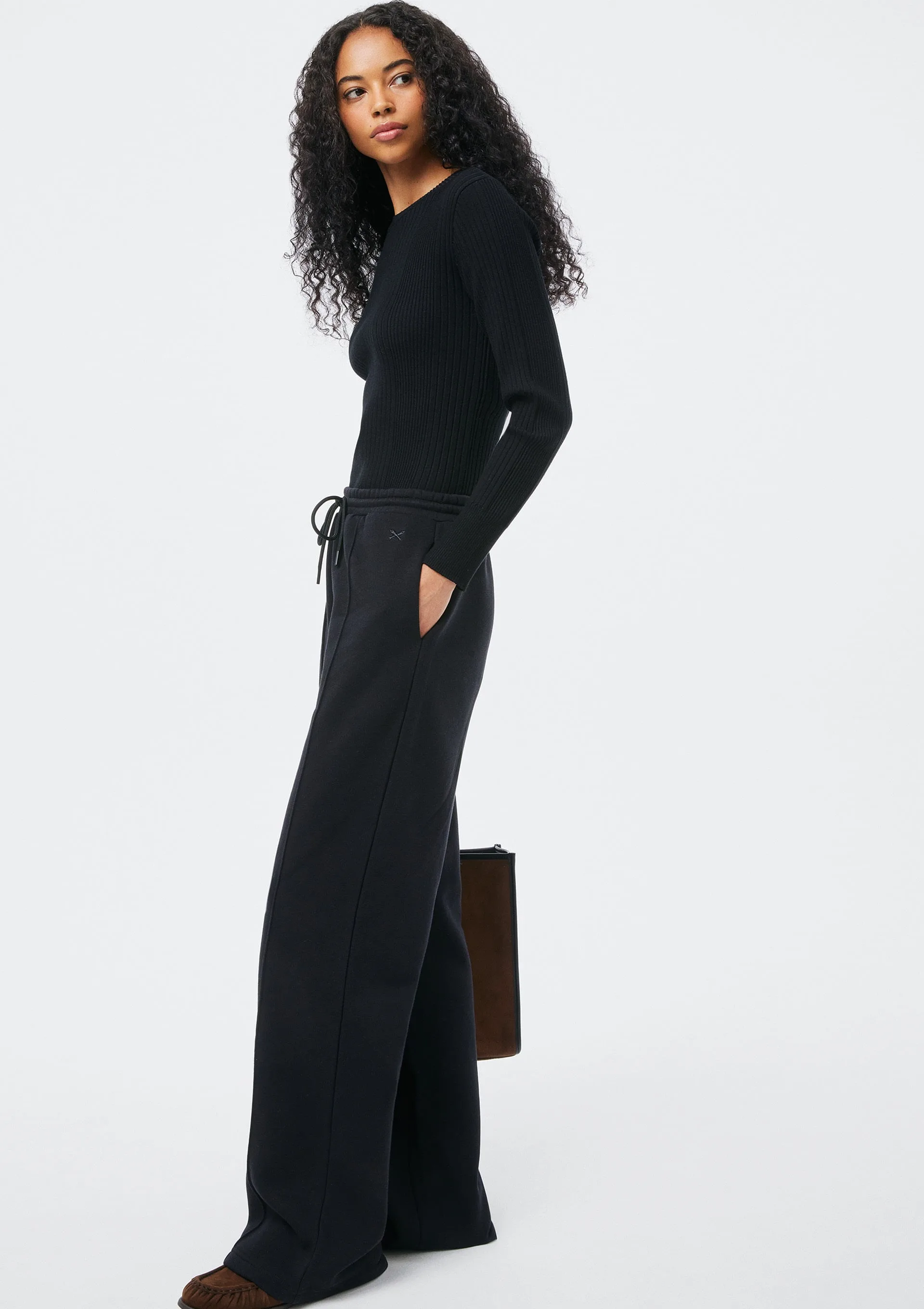 Calça Feminina Reta Em Moletom - Preto
